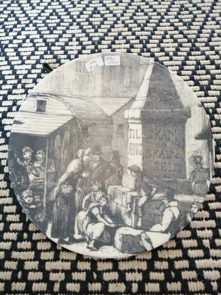 Corfitz Ulfeldts skamstøtte, 1800 Tall porcelæn platter