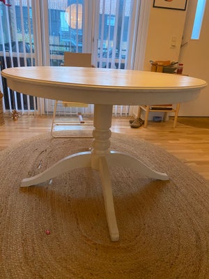 Spisebord, Ingatorp Ikea   l: 110, Ingatorp bordet som kan slåes ud så det går fra 110 i diameter ti