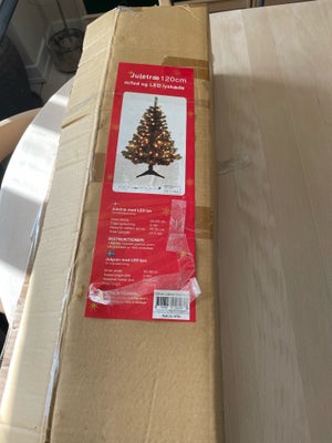 Juletræ, Flot juletræ med for og LED lys, 120 cm højt, stadig i kassen 