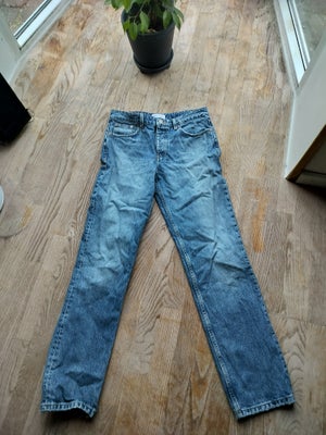 Jeans, Zara, str. 38,  Blå,  God men brugt, Blå jeans fra Zara Str 38.
En smule slid forneden ved be
