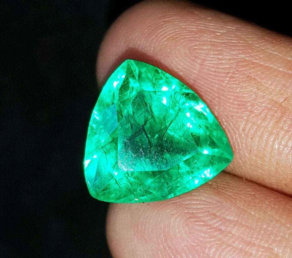 Andet smykke, ædelsten, 6,55 Smaragd Colombia . certyfikat