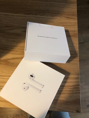 trådløse hovedtelefoner, Apple, Apple AirPods first generation 
Til flere billeder bedes at skrive t