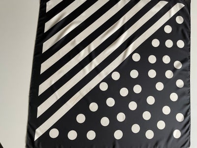 Tørklæde, 3 slags, se nedenfor, str. 60 - 80 cm,  3 slags,  Kunststof,  Ubrugt, 1. Sort/hvidt  "100"