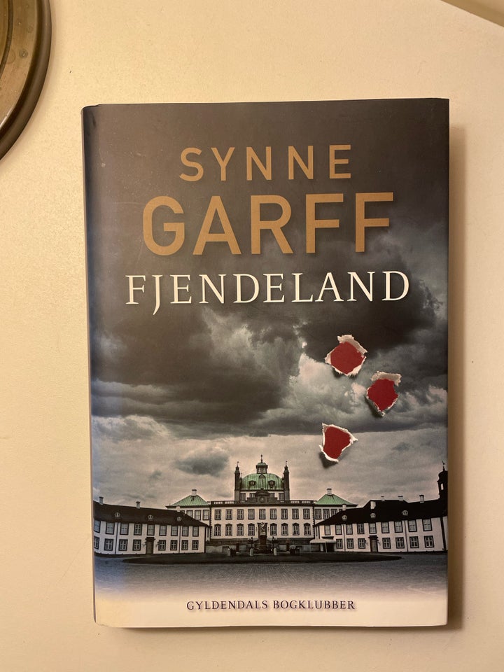 Fjendeland, Synne Garff, genre: roman