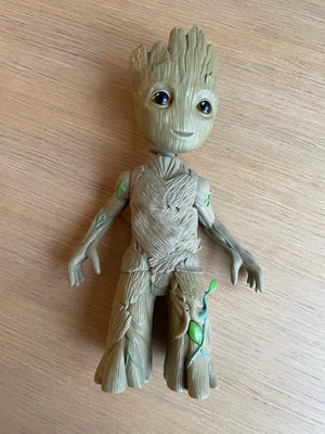 Groot figur, Guardians of the Galaxy, Groot fra Guardians of the Galaxy. Kan sige “I am Groot” (skal
