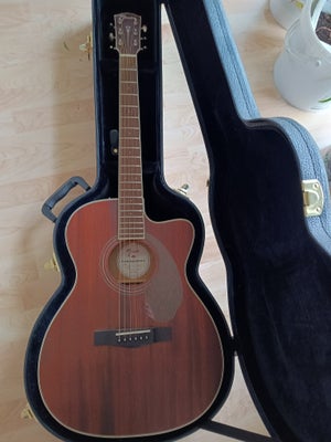 Fingerpicking, Fender Paramount, PM-3C- NE-NAT
Fuld massiv OM guitar i Mahogni med tilhørende kasse.