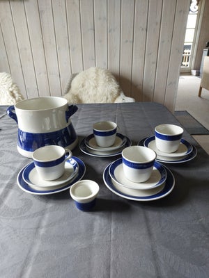 Porcelæn, 4 trio kaffestel, 1 gryde h 15 cm  Ø 15.5 cm, Rørstrand KOKA, 4 trio sæt kaffekop, underta
