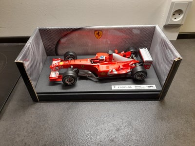 Modelbil, Hotwheels Ferrari F2003-GA Ruben Barrichello, skala 1:18, Ferrari F2003-GA
Rubens Barriche