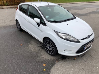 Ford Fiesta, 1,6 TDCi 95 ECO, Diesel, 2011, km 232000, hvid, nysynet, aircondition, ABS, airbag, 5-d