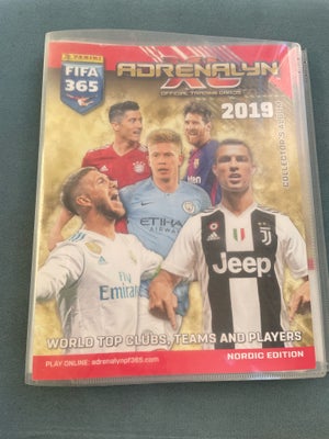 Samlekort, Fodboldkort, Fifa 365 Adrenalyn XL 2018/2019

Mappe med 107 kort, bl.a

Lionel Messi
Kyli