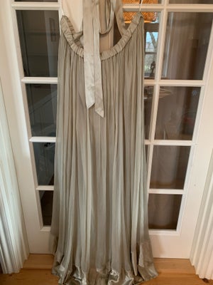 Festkjole, Malene Birger, str. One size,  Støvet grøn ,  God men brugt, Virkelig smuk kjole fra Male