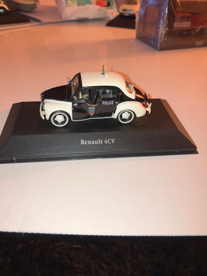 Modelbil, Renault 4CV, skala 1:43