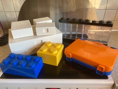 Lego andet, Lego opbevaring
Ikea æsker 100kr, udstillings æske 100kr
Andre æsker 75kr