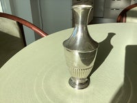 Vase, Forsølvet messing, 100 år gl.