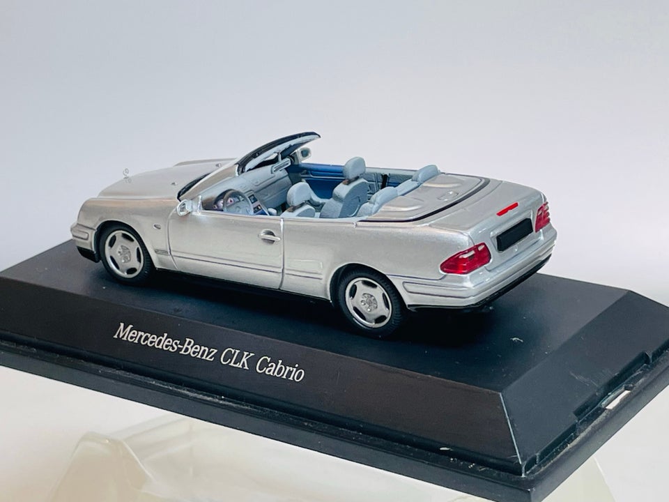 Modelbil, Minichamps Mercedes-Benz CLK Cabrio, skala 1:43