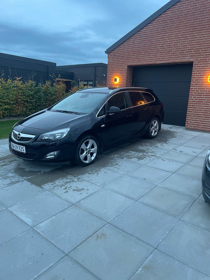 Opel Astra, 1,4 T 140 Enjoy Sports Tourer, Benzin