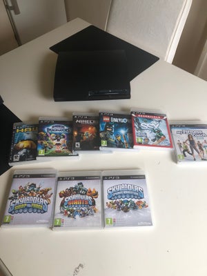 Playstation 3, God, Playstation 3 uden controller.. med spil, skylanders og platforme..
Sælges samle