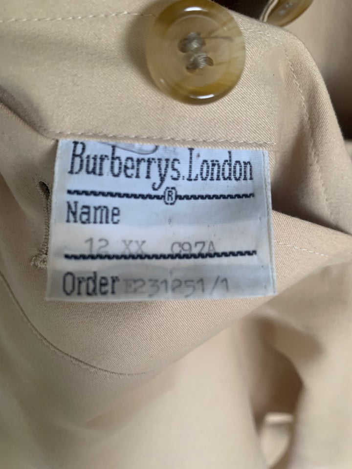 Trenchcoat, str. 40, Burberrys