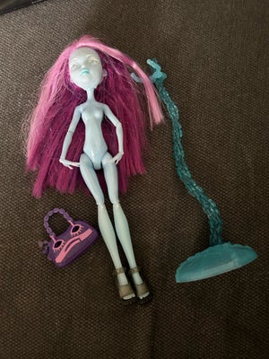 Barbie, Dukke, Mattel Monster High Kiyomi Haunterley dukke. 
I rigtig fin stand. Har ikke kjolen og 