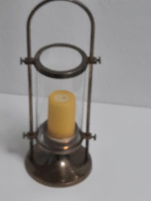 Lampe, messing lampe i god stand
Messinglampe med ost ved hjælp af et bredt og smalt lys
den kan hol
