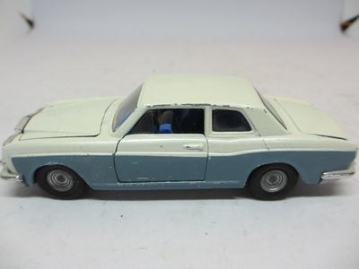 Andre samleobjekter, Corgi Rolls Royce Silver Shadow med aftagelige hjul. Alle virker som de skal.
G