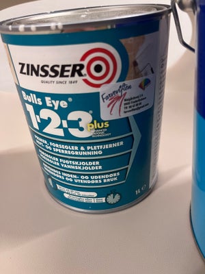 Bulls Eye 1.2.3, Zinsser, 1 liter, Hvid, Primer, forsegler, pletfjerner.

Har brugt ca. 100-150ml af