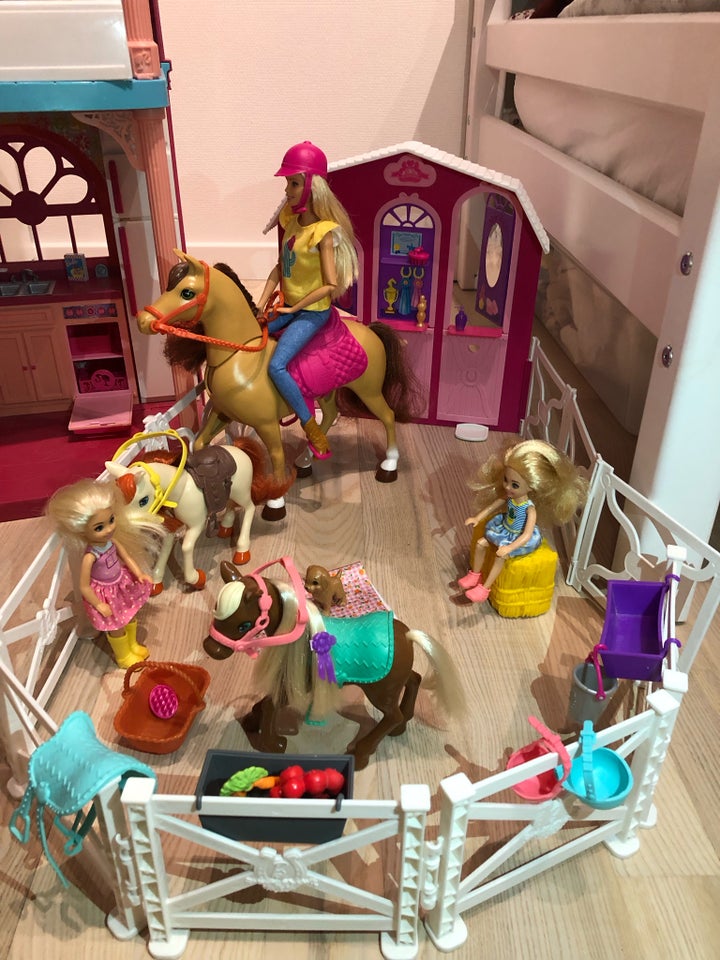 Barbie, Heste og dukker