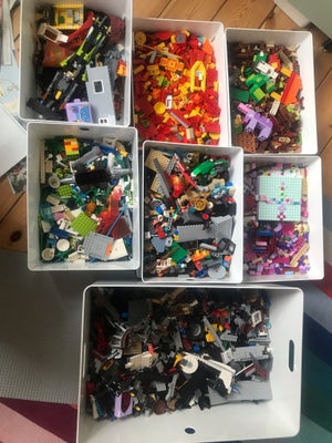 Lego blandet, Stor mængde nyere (Max 10 år gammelt) blandet Lego- bl.a Ninjago, Harry Potter, Star W