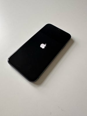 iPhone 11, 64 GB, sort, Perfekt, Pæn og velholdt IPhone 11 uden skrammer. Alt virker og er i origina