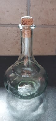 Glas, Karaffel, Ukendt, Den er 22cm høj og så er der en fin martini prop der passer perfekt til
