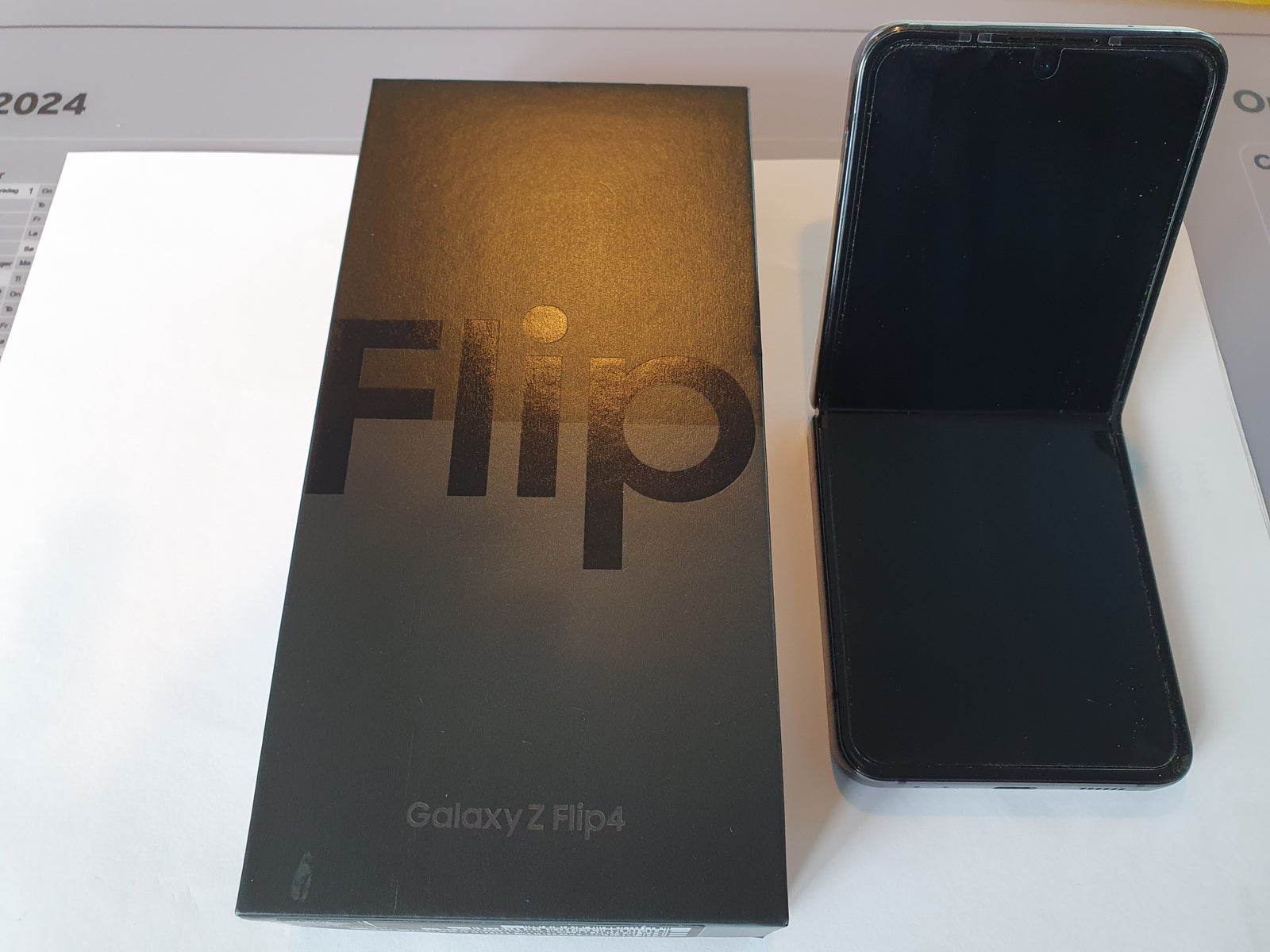 Samsung Galaxy Flip4, 8/256 GB , Perfekt