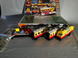 Lot - LEGO 7740 ELECTRIC INTER-CITY TRAIN SET, 12 VOLTS