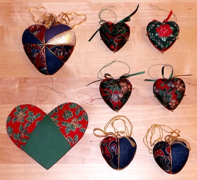 Julepynt / julehjerter / patchworkhjerter, 2 store og 6 små hjerter i patchwork - til pynt, dekorati