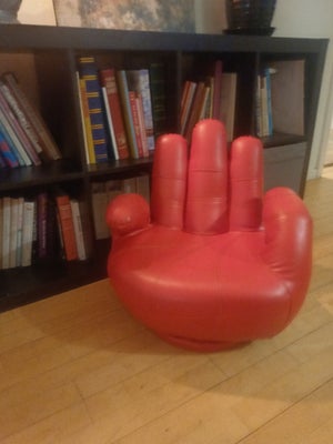 Hand shaped childrens chair, Red, I fin stand