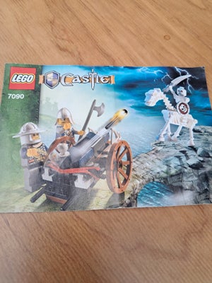 Lego Castle, 7090, Crossbow Attack
Komplet sæt - alle dele og original byggevejledning.
Vasket og tj