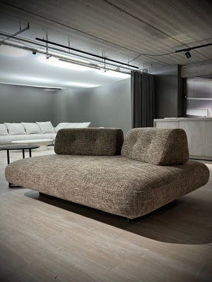 Sofa, stof, anden størrelse , Lago Design, UDSTILLINGSMODEL

SAND SOFA
Smuk sofa fra italienske Lago