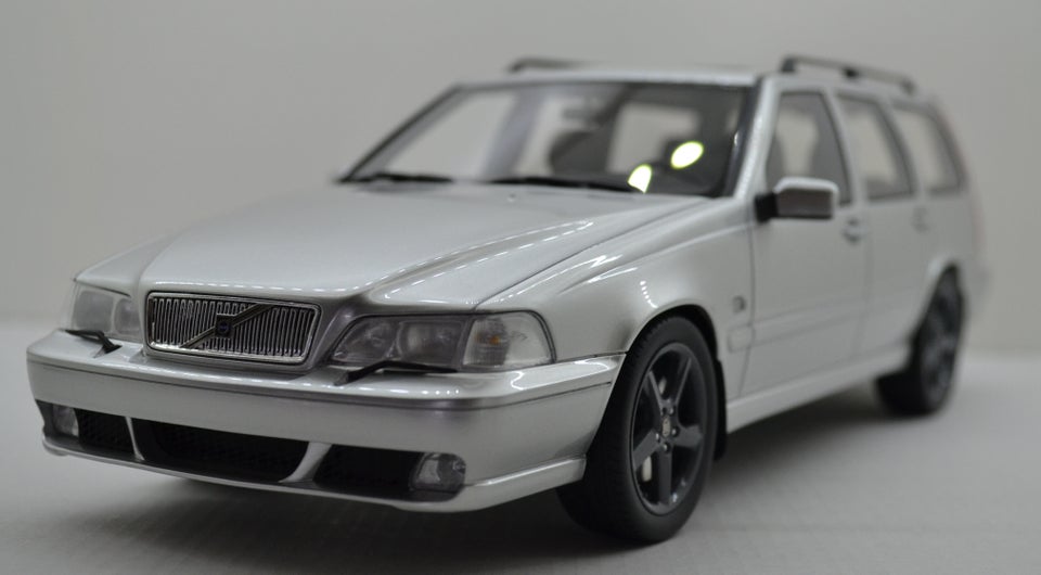 Modelbil, DNA V70R, skala 1:18