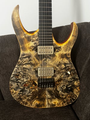 Elguitar, Mayones Duvell Elite, Super lækker Mayones Duvell Elite

Poplar burl top

Wenge og bubinga