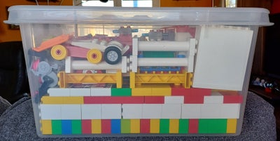 Lego Duplo, Hospital og brandstation, Stor tætpakket plastikkasse med LEGO Dublo sælges for 500 kron