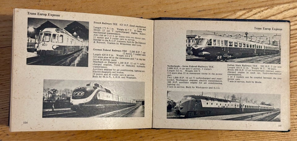 The Dumpy Pocket Book of Locomotives , Henry Sampson, emne: