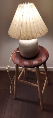 Lampe, - bordlampe - keramik - fra DDR - højde uden fatning 20 cm. - dia. 14 cm. - skærm 19 cm. - tæ