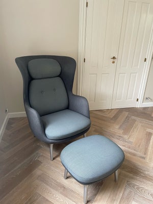 Lænestol, stof, Ro stol fra Fritz Hansen sælges i farven “Christianshavn” inkl. fodskammel. Købt i 2