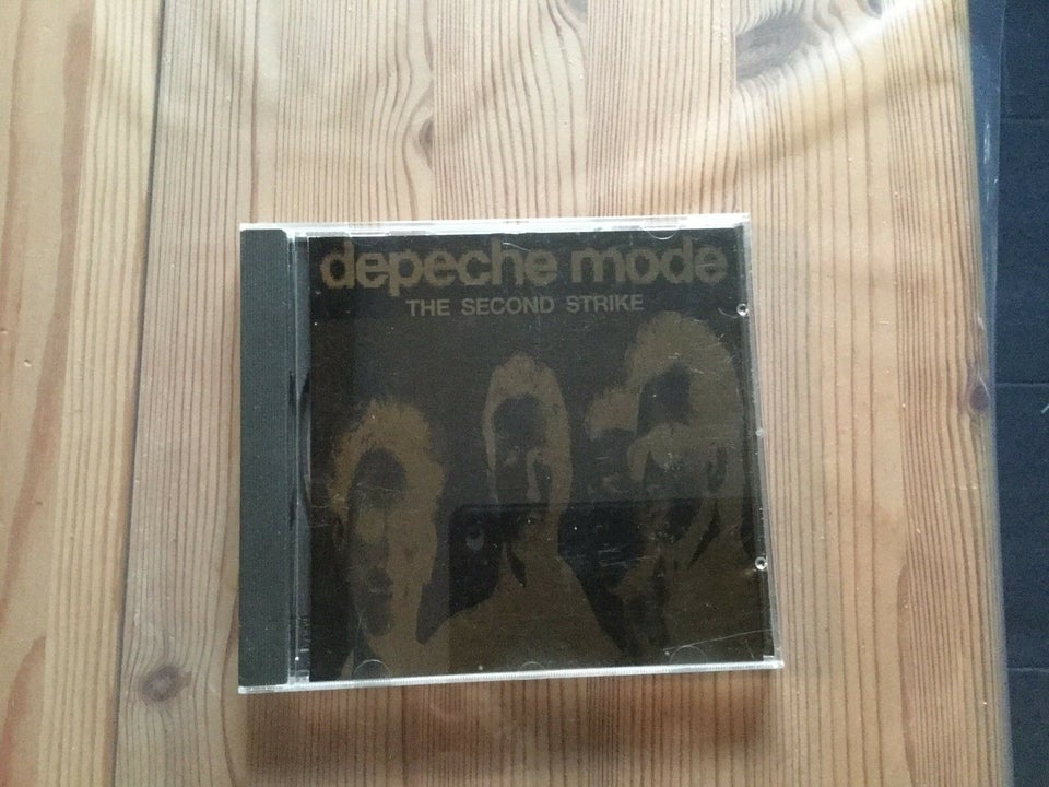 Depeche mode: the second strike, techno
