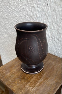 Keramik, Vase, Solbjerg vase, Aluminia - Niels Thorsson - Solbjerg vase no. 1715

Fejlfri helt uden 