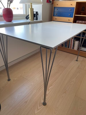 Piet Hein, bord, Spisebord sælges . Str 140x80 cm og med metalkant. Fin stand.
