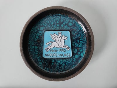 Keramik, Skål fra Andersvænges 50 års jubilæum (det som nu er en del af Autisme Center Vestsjælland)