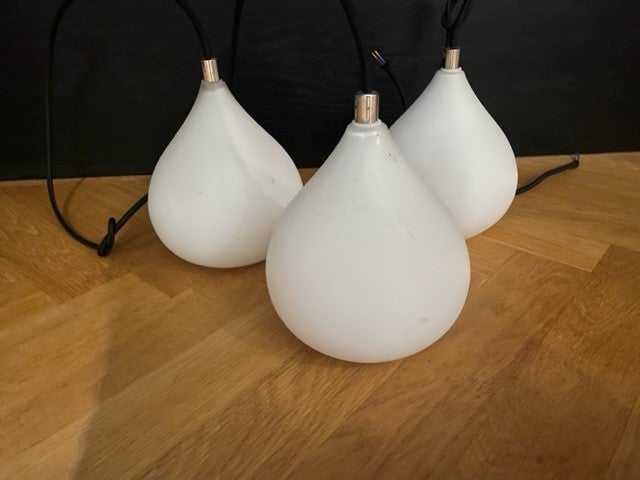 Anden loftslampe, Ukendt