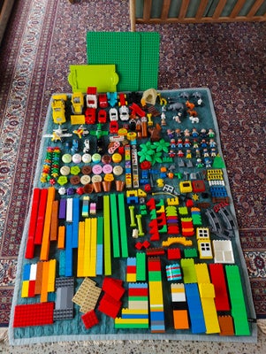 Lego Duplo, Mange sæt, Zoologisk have
Biler, flyvemaskiner, motorcykler, ambulance mv. 
Mange mennes