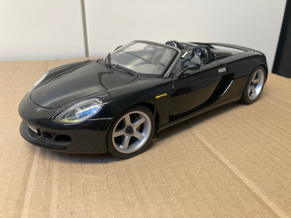 Modelbil, Porsche Carrera GT 1/18, skala 1:18