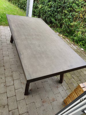 Spisebord, Beton look spisebord, b: 100 l: 200, Hej sælger det her beton look spise bord, bord benen